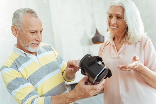 Positive aged coupel holding virtual reality glasses