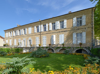 Lectoure, façade sud de l'Hôtel de Ville, Occitanie, Gers, France - obrazy, fototapety, plakaty