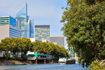 La Seine près du Quartier de la Défense, Île-de-France
