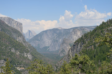 Fototapeta na wymiar Mountain landscape in Yosemite National Park, California, USA