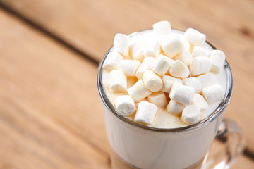 Fototapeta na wymiar coffee with marshmallow