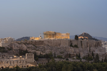 Fototapeta premium Vista dell'Acropoli di Atene al crepuscolo, Grecia 