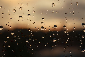 lluvia sobre cristal
