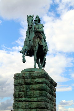 Standbild Kaiser Wilhelm I. an der Kölner Hohenzollernbrücke