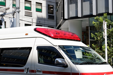 救急車 © naka
