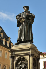 Fototapeta na wymiar Lutherdenkmal in Lutherstadt Eisleben 