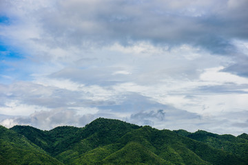 Obraz na płótnie Canvas Cloud and mountain landscape