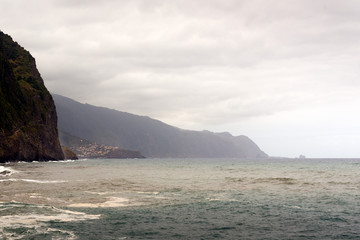 Fototapeta na wymiar the village of Seixal on the Portuguese island of Madeira