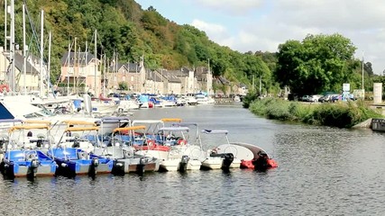 Port de loisirs à Dinan