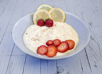 
Lemon cream with strawberries