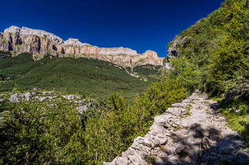 Fototapeta na wymiar rocky pathway to the mountains