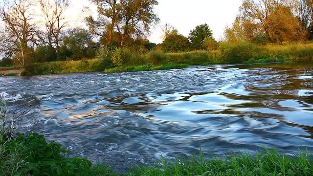 Abendstunden an der Regnitz im Steigerwald