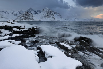 SW-wards view from Vareid beach-mounts along Flakstadpollen-bay: Flakstadtinden-Stortinden-Bonnaken-Stabben-Kollfjellet-et al. Flakstadoya-Lofoten-Norway.0431