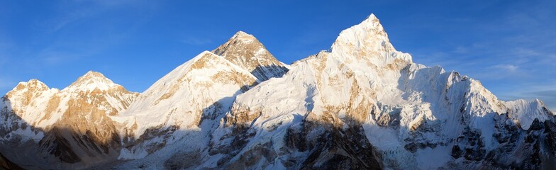 Evening panoramic view of Mount Everest from Kala Patthar