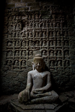 Buddhist Images in Mrauk U