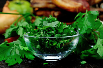  parsley chopped on table