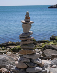 Fototapeta na wymiar balance rocks vertical