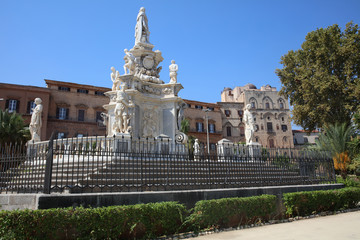 Fototapeta premium Teatro Marmoreo at Piazza Vittoria in Palermo. Sicily