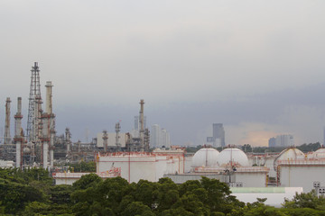 Fototapeta na wymiar Oil refinery with evening sky.