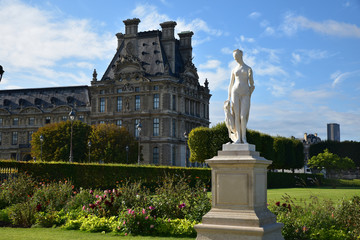 Statue de Diane au jardin des Tuileries en été à Paris, France