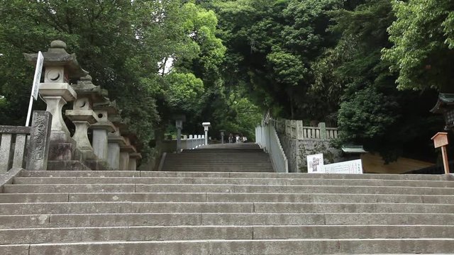 神社にある石の階段