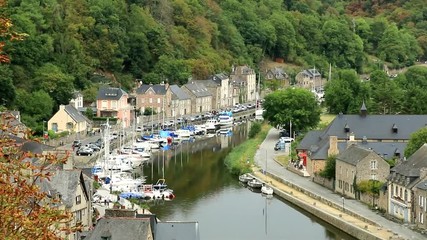 Quais du port de Dinan
