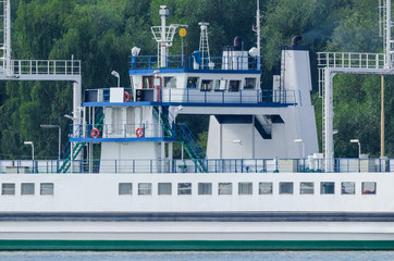 CAR FERRY - City ferry crossing through the canal © Wojciech Wrzesień