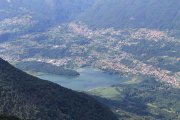Montagna Lago Paesaggio - 172383801
