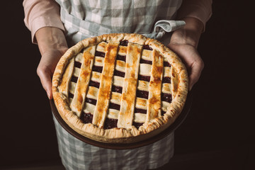 woman with homemade pie © LIGHTFIELD STUDIOS