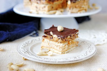 No bake peanut cake with chocolate