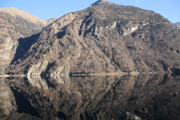 Lago alpino - 172386638