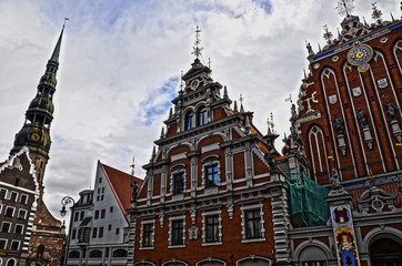 Melngalvju nams