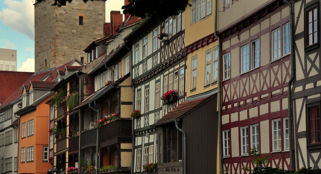 Wundervoll sanierte Fachwerkh&auml;user auf der historischen Kr&auml;merbr&uuml;cke