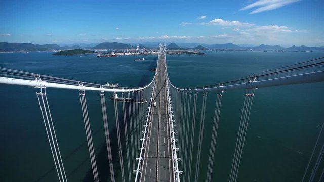 瀬戸大橋から見る香川県と瀬戸内海