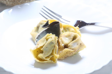 Ravioli ripieni ricotta e spinaci