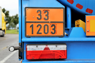 LKW mit Gefahrgut (Truck with dangerous goods)
