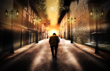 hombre viejo caminando