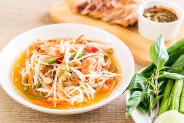 spicy papaya salad (Traditional Thai food)