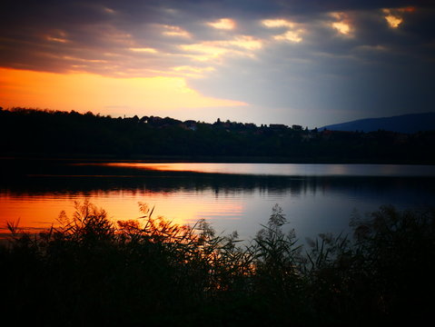 Tramonto sul lago di Annone