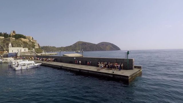 yachting on the lipari island, port