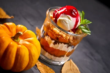 Rolgordijnen Dessert pumpkin dessert