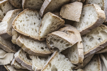 baguette de pain tranchée, en gros plan