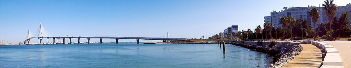Puente de la Constitución, llamado La Pepa, en la bahía de Cádiz, Andalucía. España © Jose Muñoz  Carrasco