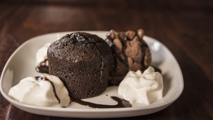 Coulant con helado y Nata_Coulant with Ice Cream and cream