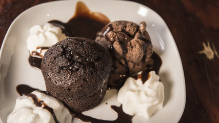 Coulant con helado y Nata_Coulant with Ice Cream and cream