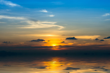 Fototapeta na wymiar Sunset at the lake.