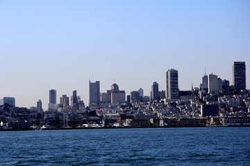 Fototapeta na wymiar panorama of San Francisco and Bay Bridge taken from Treasure Island