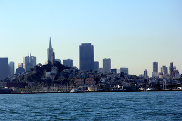 Naklejka premium panorama of San Francisco and Bay Bridge taken from Treasure Island