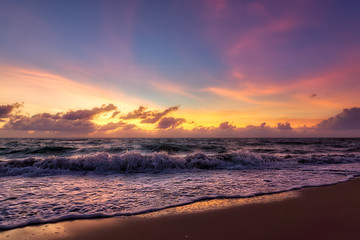 Fototapeta na wymiar Sunrise sky on the beach.
