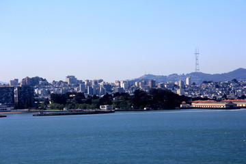 Obraz premium panorama of San Francisco and Bay Bridge taken from Treasure Island